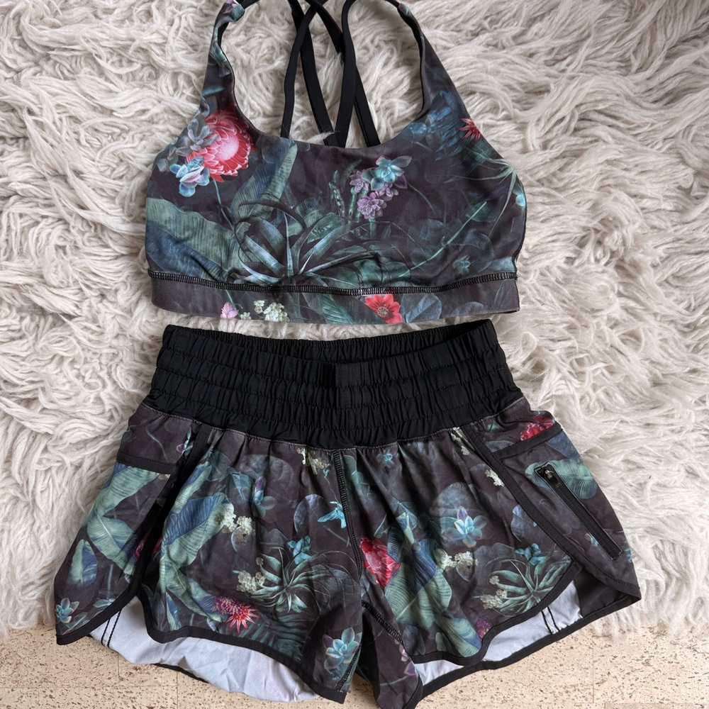 Lululemon 6 tracker short + sports bra Curious Jungle Floral - running yoga